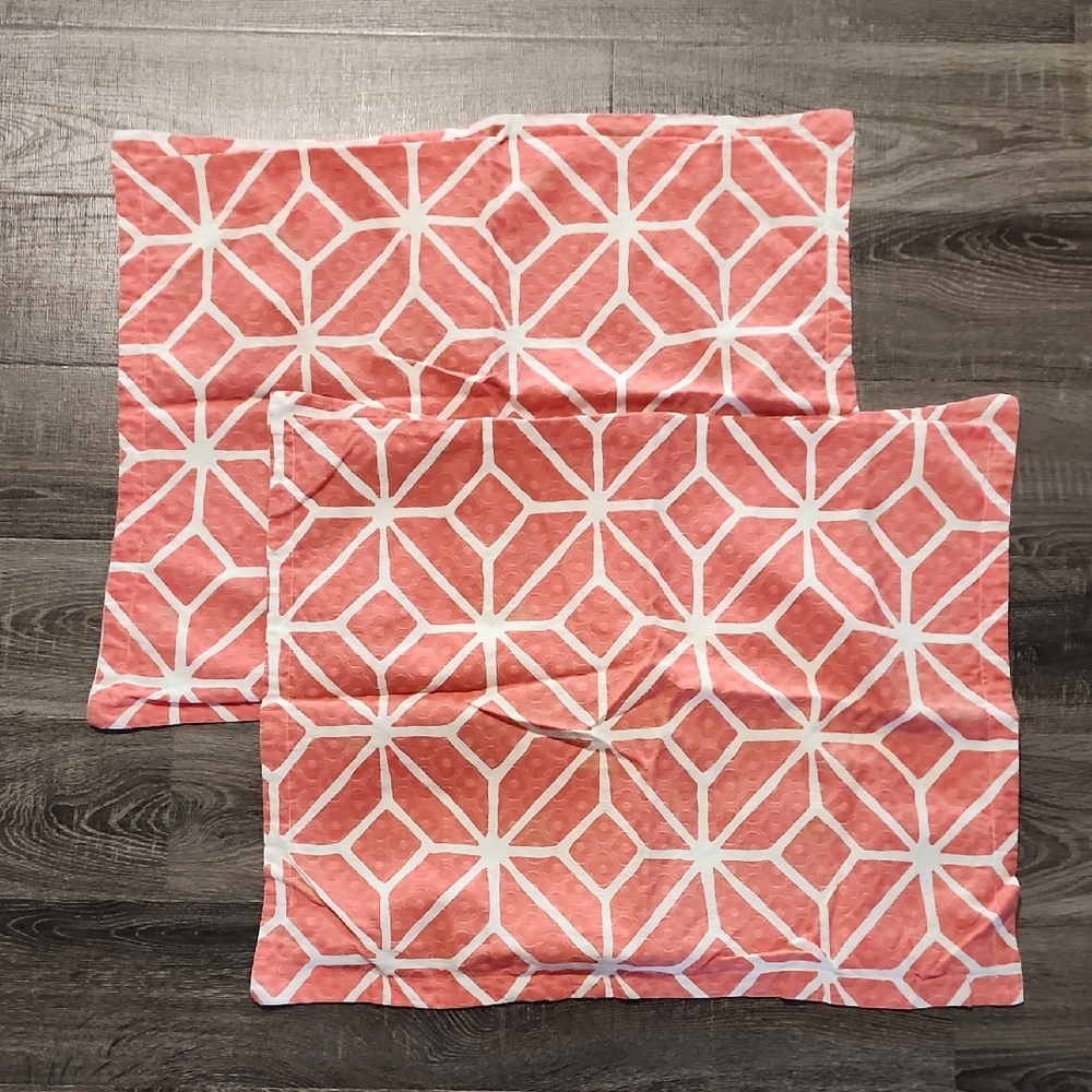 🎉 Trina Turk "Trellis" Pillow Shams 🎉